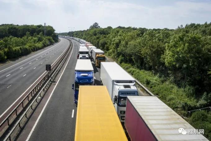 DHL Express暫停英歐部分服務(wù)，多佛港近7萬輛卡車陷入20天等待