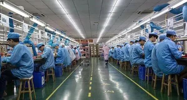 越南制造“告急”！軍隊(duì)封城，殃及耐克等80家美企，超7萬(wàn)家企業(yè)倒閉